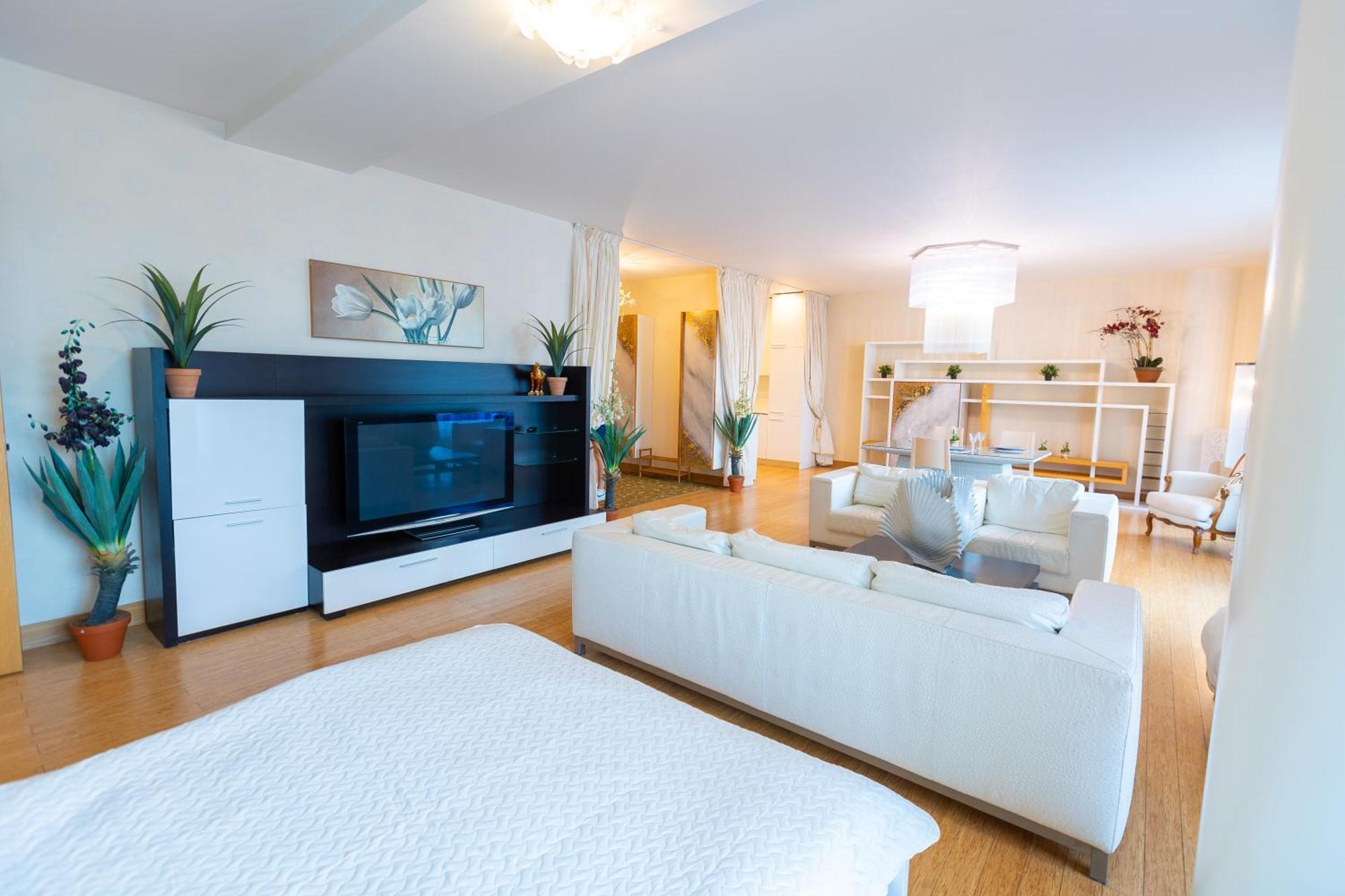 Royal Suites Whith Free Parking 리가 외부 사진
